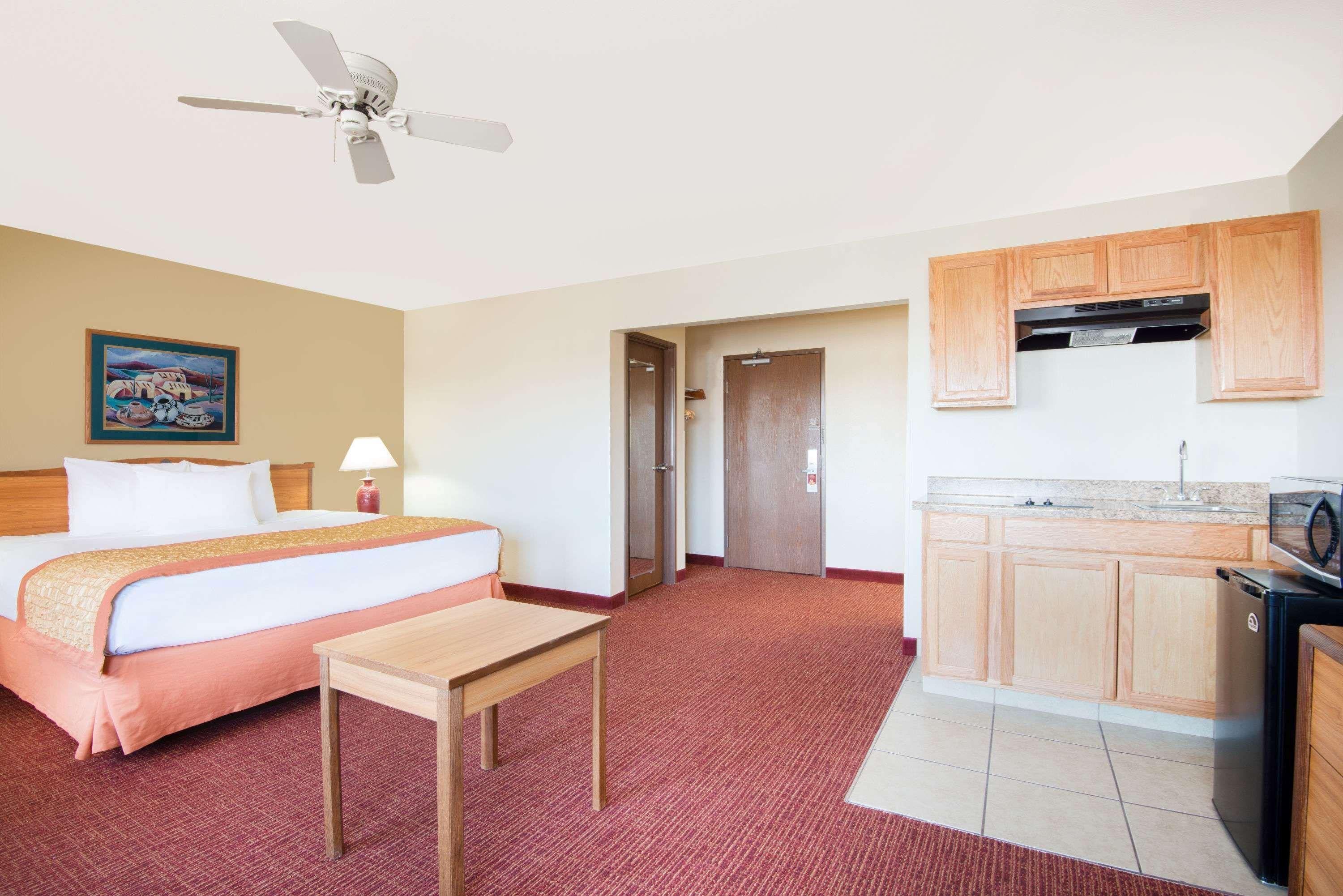 Hawthorn Suites By Wyndham Albuquerque Exteriör bild